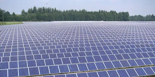 山西運(yùn)城稷山縣10KM太陽(yáng)能光伏發(fā)電項(xiàng)目，華瑞通自主研發(fā)生產(chǎn)的火災(zāi)監(jiān)控預(yù)警攝像機(jī)超常發(fā)揮